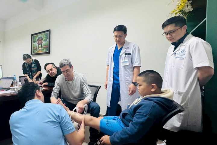 Khám sàng lọc miễn phí và hỗ trợ phẫu thuật tại Bệnh viện Đa khoa Xanh Pôn