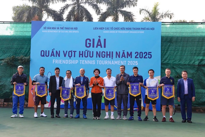 Gần 100 vận động viên tham gia Giải Quần vợt hữu nghị Hà Nội