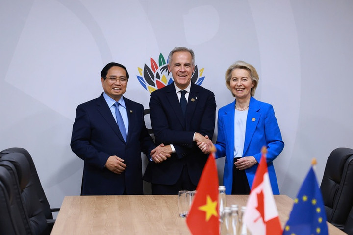 Thủ tướng Phạm Minh Chính thảo luận với Thủ tướng Canada, Chủ tịch EU