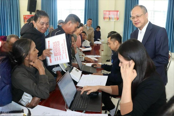 Phượng Dực đưa dịch vụ công đến tận thôn: Thuận lợi hơn cho người dân