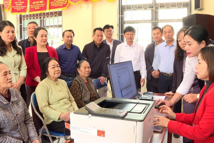 Hoài Đức ra mắt 5 điểm hỗ trợ thủ tục hành chính công trực tuyến