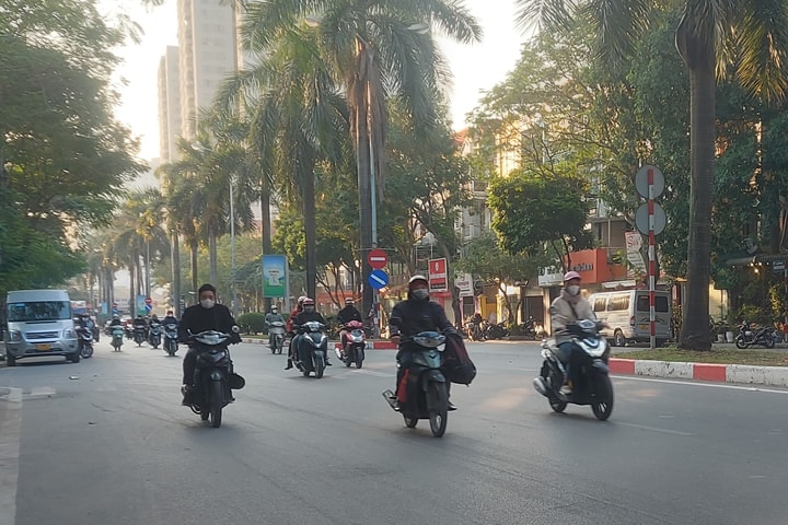 Bão số 15 chưa tan, áp thấp nhiệt đới lại xuất hiện gần biển Đông