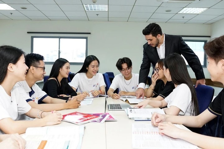 Đề xuất tiêu chuẩn mới đối với người nước ngoài giảng dạy, nghiên cứu tại Việt Nam