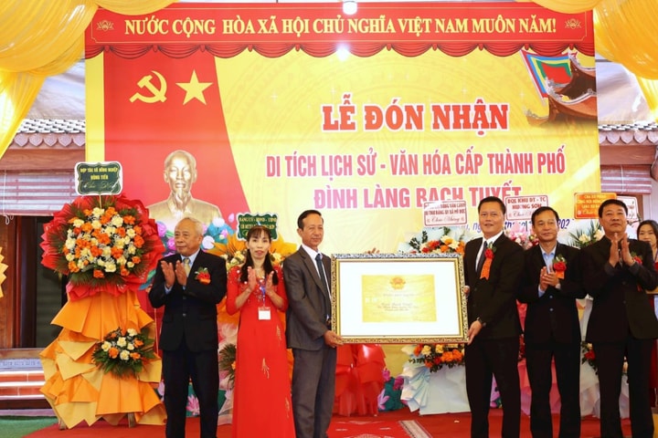 Hương Sơn đón bằng xếp hạng di tích cấp thành phố
