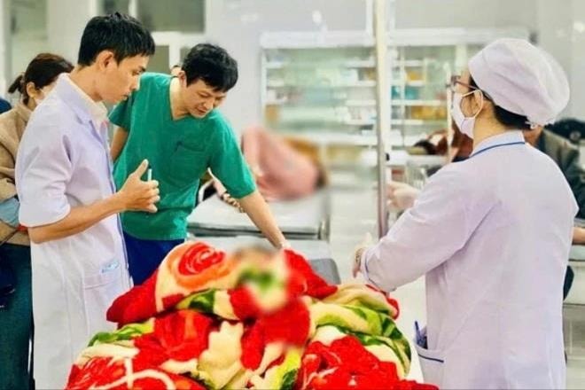 Quảng Ngãi: Xe công nông lao xuống vực, 13 cháu nhỏ may mắn thoát chết