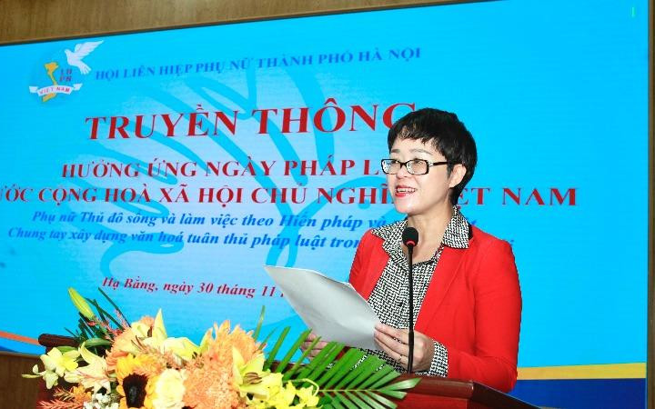 Hội LHPN Hà Nội truyền thông hưởng ứng Ngày Pháp luật Việt Nam