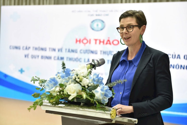 WHO khuyến nghị Việt Nam mạnh tay hơn với kinh doanh thuốc lá điện tử, thuốc lá nung nóng