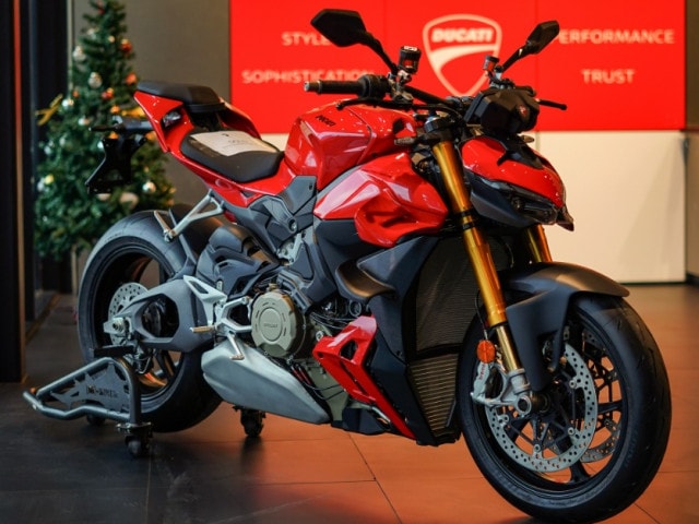 Ducati Streetfighter V4 S về Việt Nam: Siêu mô tô giá 1,039 tỷ đồng