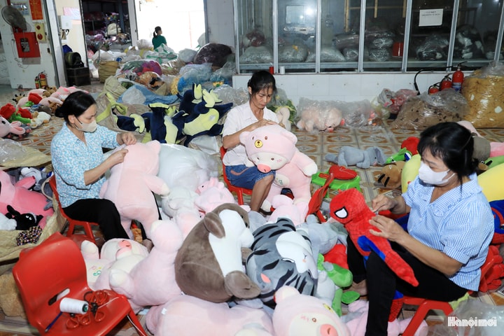 Nghề làm thú nhồi bông ở Hát Môn