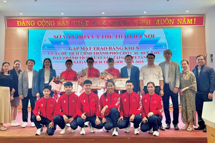 Hà Nội: Khen thưởng HLV, VĐV xuất sắc tại giải Bi sắt vô địch thế giới năm 2025