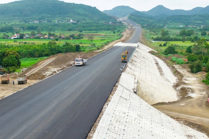 Quyết tâm đưa 4 dự án cao tốc Bắc - Nam về đích đúng kế hoạch