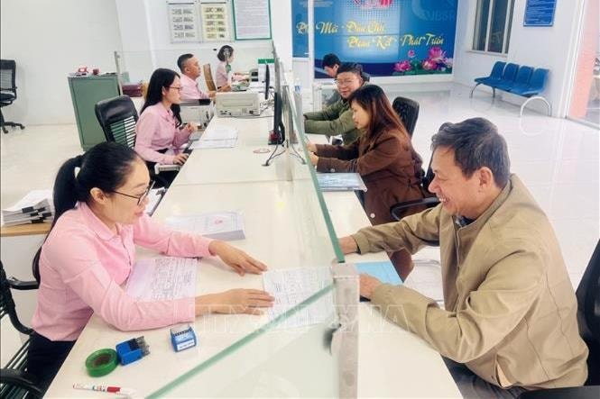 Giảm lãi suất cho vay đối với khách hàng bị ảnh hưởng sau bão số 12
