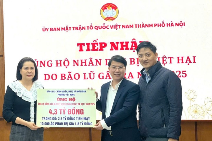 Phường Việt Hưng ủng hộ 4,3 tỷ đồng hỗ trợ đồng bào các tỉnh khắc phục hậu quả mưa lũ