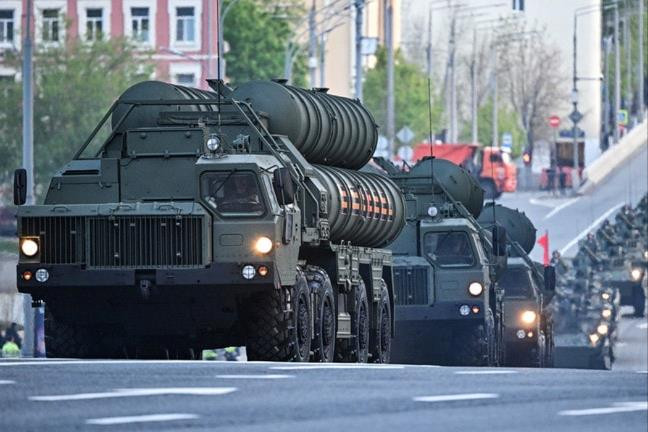 Giải mã sức mạnh hệ thống tên lửa S-400 của Nga