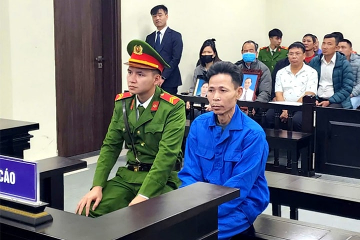 Xét xử vụ phóng hỏa đốt quán ở đường Phạm Văn Đồng khiến 11 người tử vong Hoãn phiên toà để xác minh tình tiết bất ngờ trong vụ án