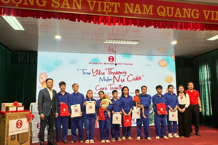 Trao quà, tiếp thêm nguồn lực cho công tác chăm sóc, nuôi dưỡng người yếu thế