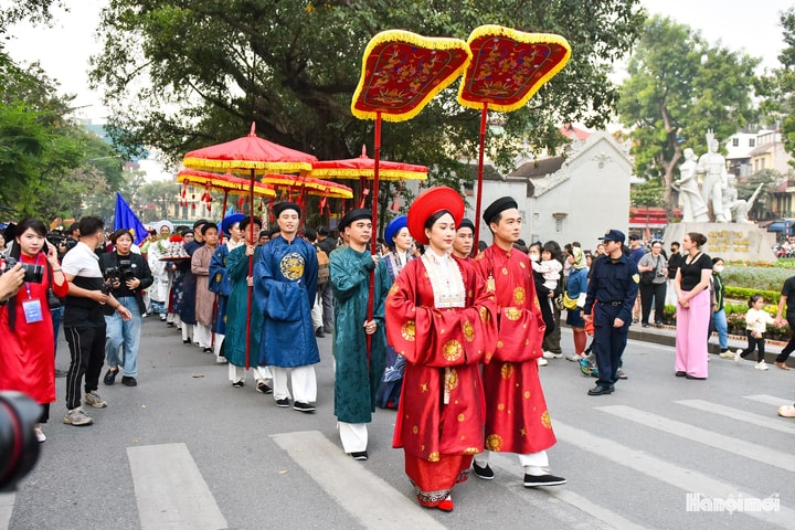 Hỷ sự xưa trở lại Hồ Gươm trong Vietnam Happy Fest 2025