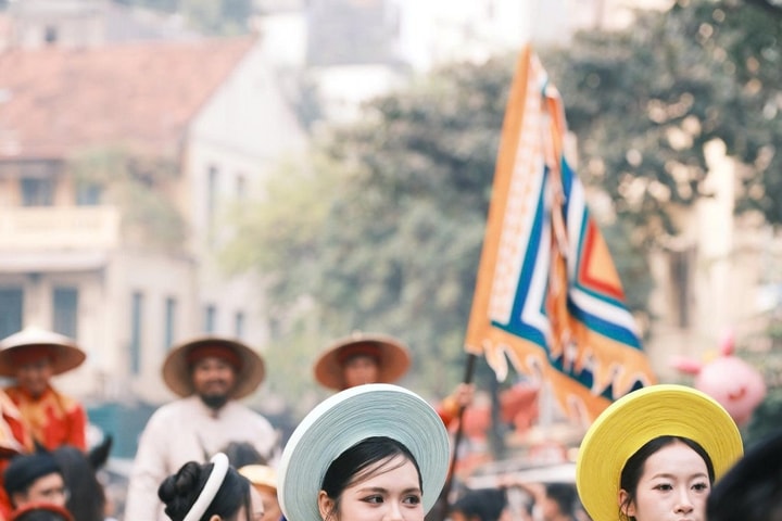 Dàn Hoa hậu rạng ngời hạnh phúc diễu hành Bách hoa hỷ sự