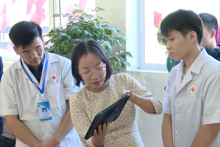 Xã Phượng Dực đưa AI vào khám sàng lọc bệnh