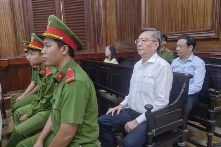 Xét xử Nguyễn Thị Thanh Nhàn cùng 15 bị cáo vụ vi phạm quy định đấu thầu