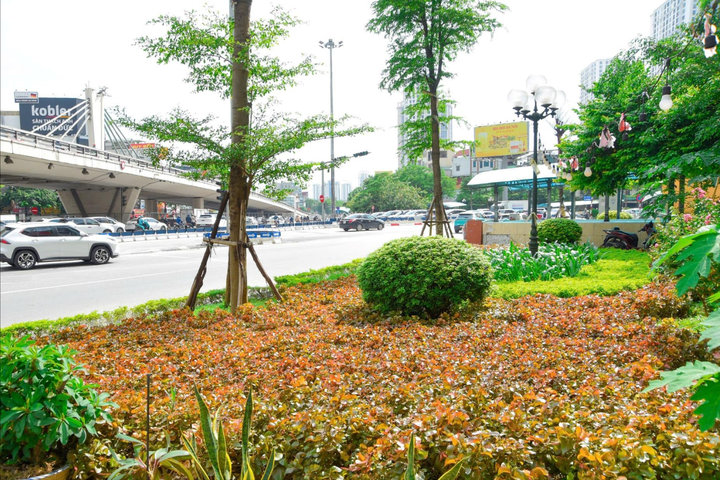 Hà Nội: Duy trì cảnh quan tuyến đường Vành đai 2 sạch đẹp