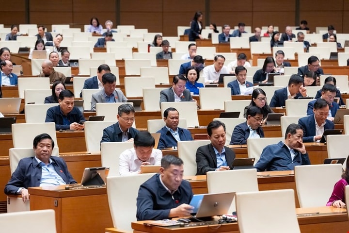 Hôm nay (10/12), Quốc hội xem xét thông qua hơn 30 luật, nghị quyết