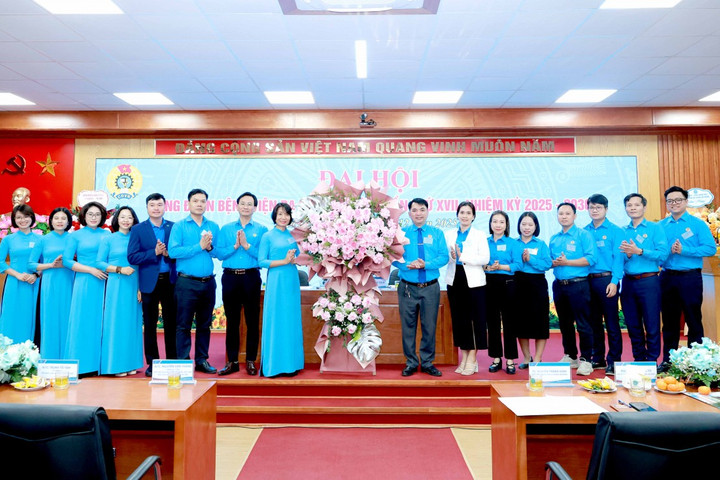 TRỰC TUYẾN: Đại hội Công đoàn Bệnh viện Đa khoa Hà Đông lần thứ XVII, nhiệm kỳ 2025 - 2030