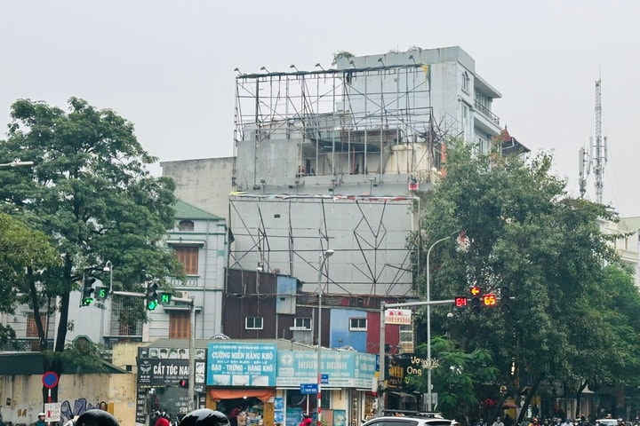 Gỡ “điểm nghẽn” quảng cáo ngoài trời tại phường Bạch Mai