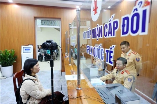 [Podcast] Đề xuất cấp giấy phép lái xe điện tử, giảm thủ tục