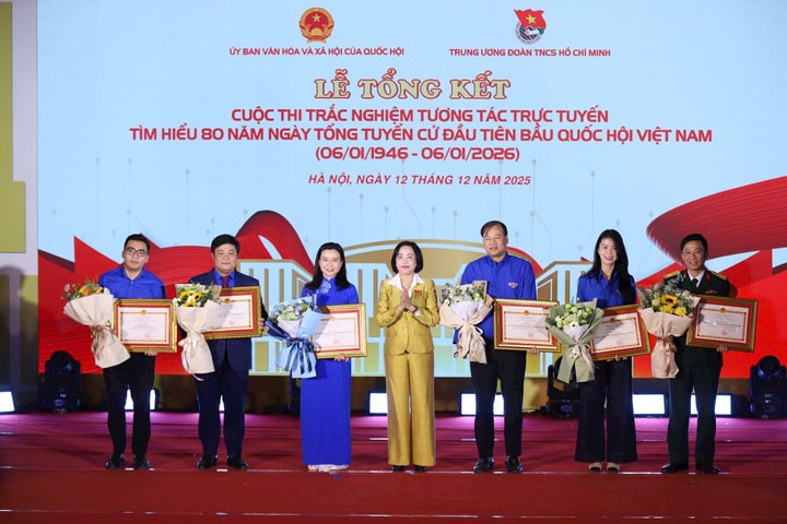 Trao nhiều giải thưởng tại cuộc thi tìm hiểu 80 năm Ngày Tổng tuyển cử đầu tiên