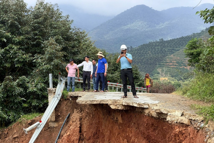 TP Hồ Chí Minh hỗ trợ Khánh Hòa xử lý các tuyến đường bị sạt lở