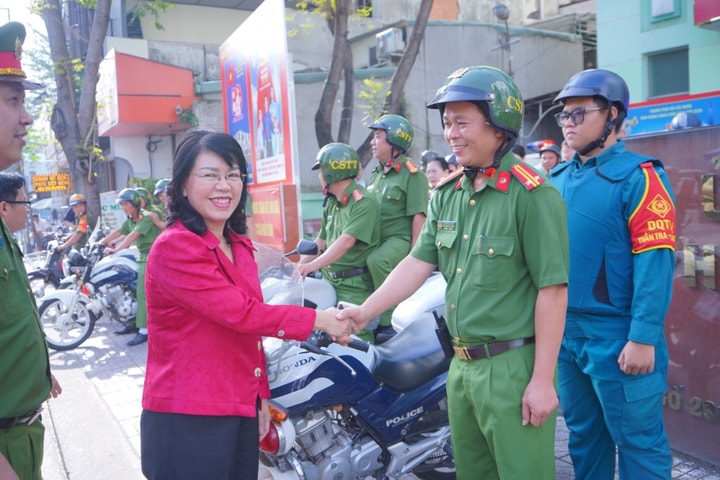 TP Hồ Chí Minh Công an phường Tân Sơn Hòa ra quân cao điểm trấn áp tội phạm