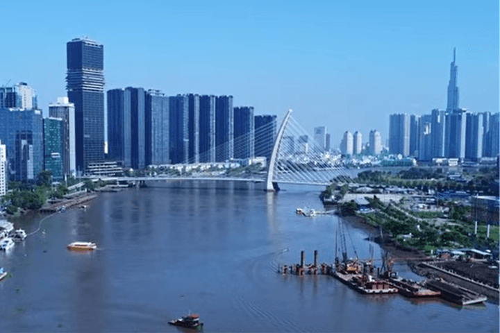 Cầu đi bộ nghìn tỷ qua sông Sài Gòn bắt đầu khoan cọc móng bờ Đông