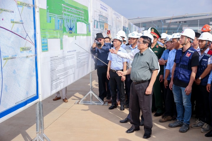 Thủ tướng Phạm Minh Chính: Lấy sân bay Long Thành làm trung tâm để phát triển kinh tế hàng không