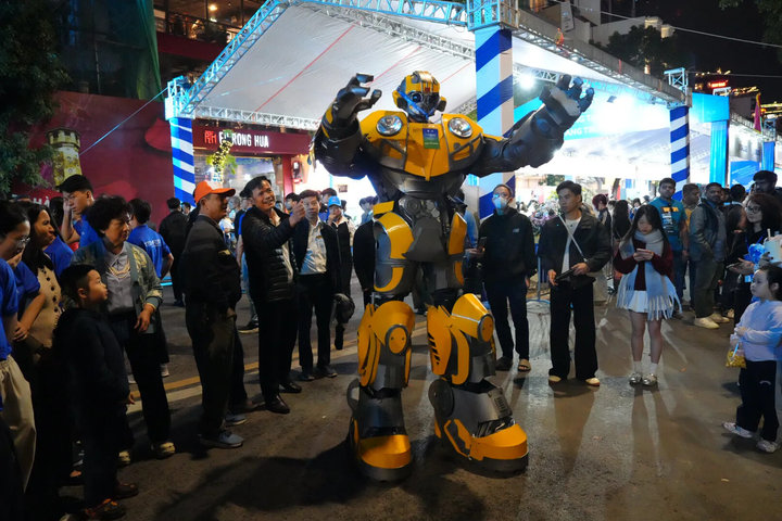 Techfest Việt Nam 2025: Choáng ngợp trước “bữa tiệc” công nghệ giữa lòng Thủ đô