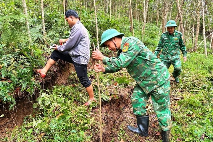 Đà Nẵng công bố khẩn cấp nguy cơ sạt lở tại xã Đắc Pring
