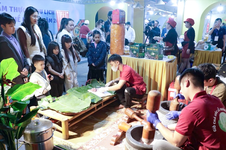 Tin tức đặc biệt trên báo in Hànộimới ngày 17-12-2025