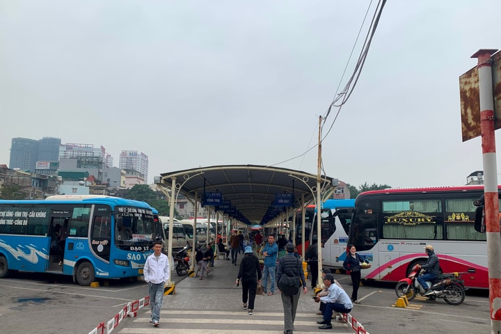 Hà Nội tăng cường khoảng 150 xe khách phục vụ người dân dịp Tết Dương lịch 2026
