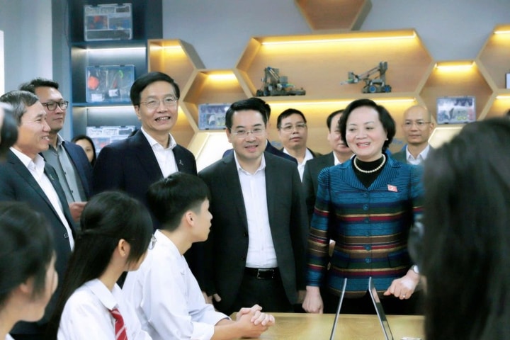 Lào Cai: Khánh thành Phòng thực hành giáo dục STEM tại Trường THPT Nguyễn Huệ