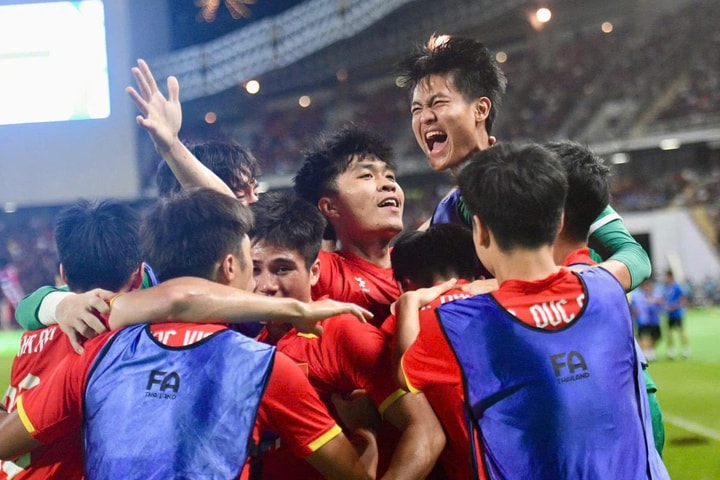 Thủ tướng gửi thư chúc mừng Đội tuyển bóng đá nam U22 và Đội tuyển nữ Futsal quốc gia Việt Nam giành Huy chương vàng SEA Games