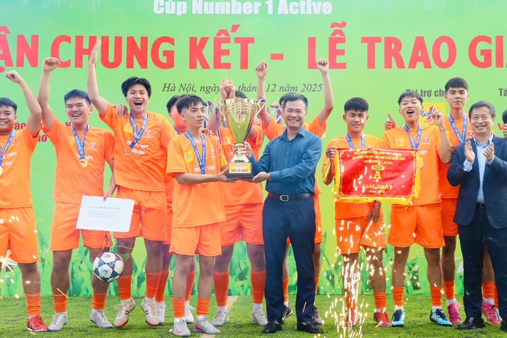 Trường THPT Xuân Mai đăng quang Vô địch Giải bóng đá học sinh Hà Nội 2025