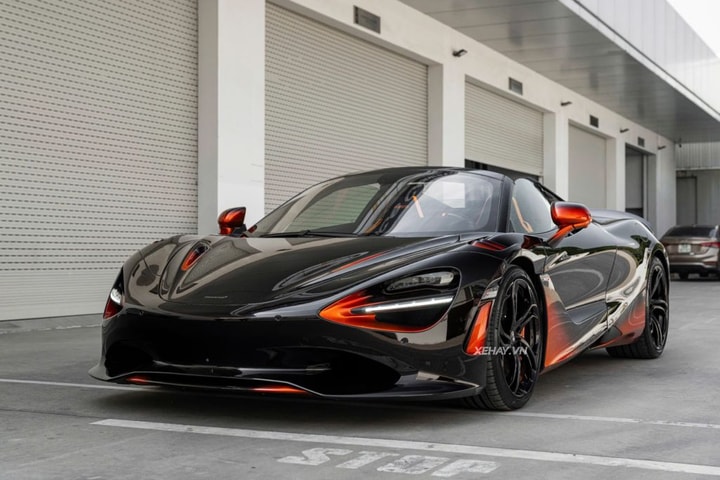 Cận cảnh McLaren 750S Spider Orange Coriolis
