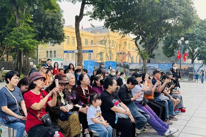 Không gian âm nhạc cuối tuần mang đến một góc nhỏ Hà Nội đầy thơ mộng
