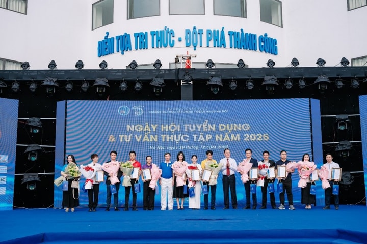 Ngày hội tuyển dụng và tư vấn thực tập năm 2025 Cầu nối giữa sinh viên và doanh nghiệp