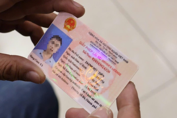 Hà Nội: Mỗi ngày in gần 3.000 phôi giấy phép lái xe vật lý (thẻ PET)