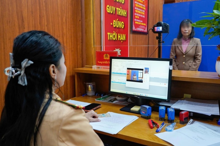 Người dân cần chủ động tra cứu vi phạm khi làm thủ tục cấp đổi Giấy phép lái xe