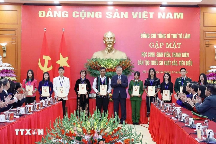 Tổng Bí thư Tô Lâm: Tạo nguồn cán bộ người dân tộc thiểu số từ học sinh, sinh viên xuất sắc