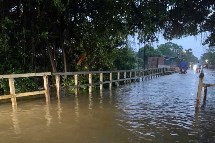 Cầu Đại Thành xuống cấp nguy hiểm
