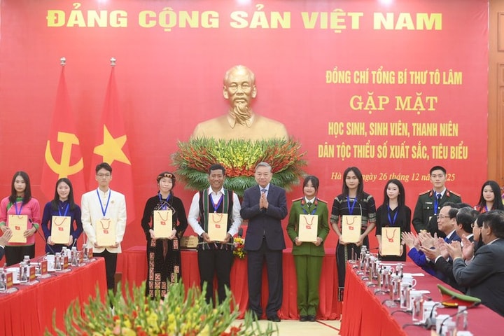 Tổng Bí thư Tô Lâm Tạo nguồn cán bộ dân tộc thiểu số từ học sinh, sinh viên xuất sắc
