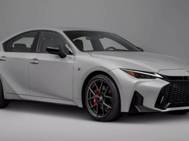 Lexus IS 2026 trình làng: Chỉ còn động cơ V6, giá khởi điểm tăng